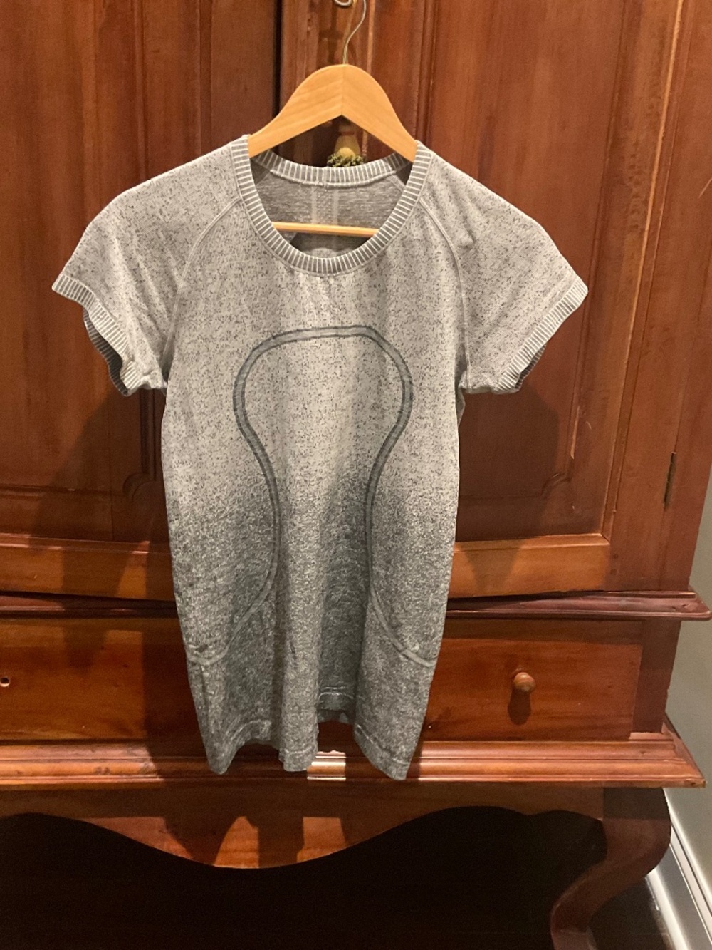 Lululemon Swiftly Tech Short -Sleeve T Shirt, Color Gray Ombre, Size 10
